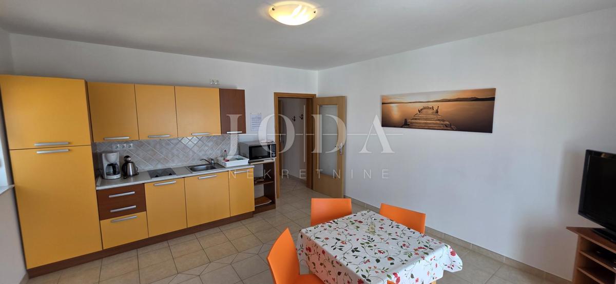 Casa con Appartamenti a 100 m dal Mare – Perfetta per Affitto Turistico