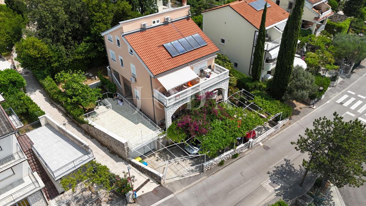 Casa con Appartamenti a 100 m dal Mare – Perfetta per Affitto Turistico