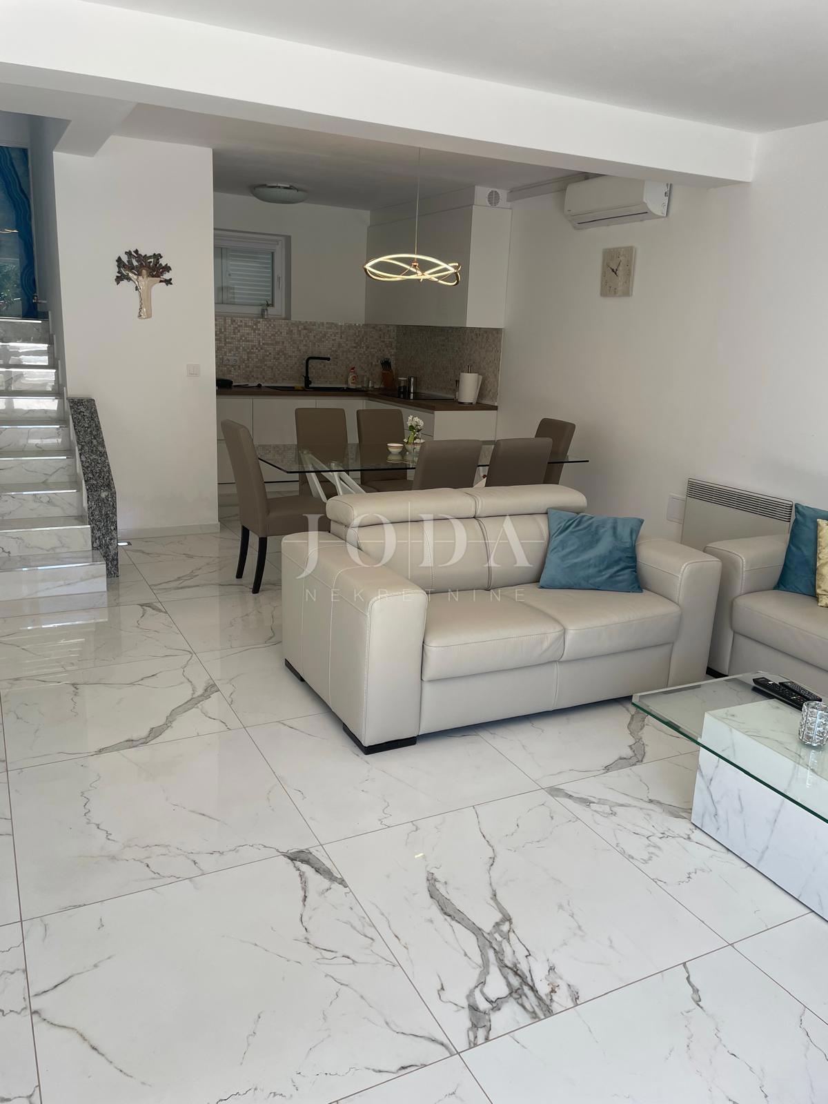 Casa Dramalj, Crikvenica, 204m2