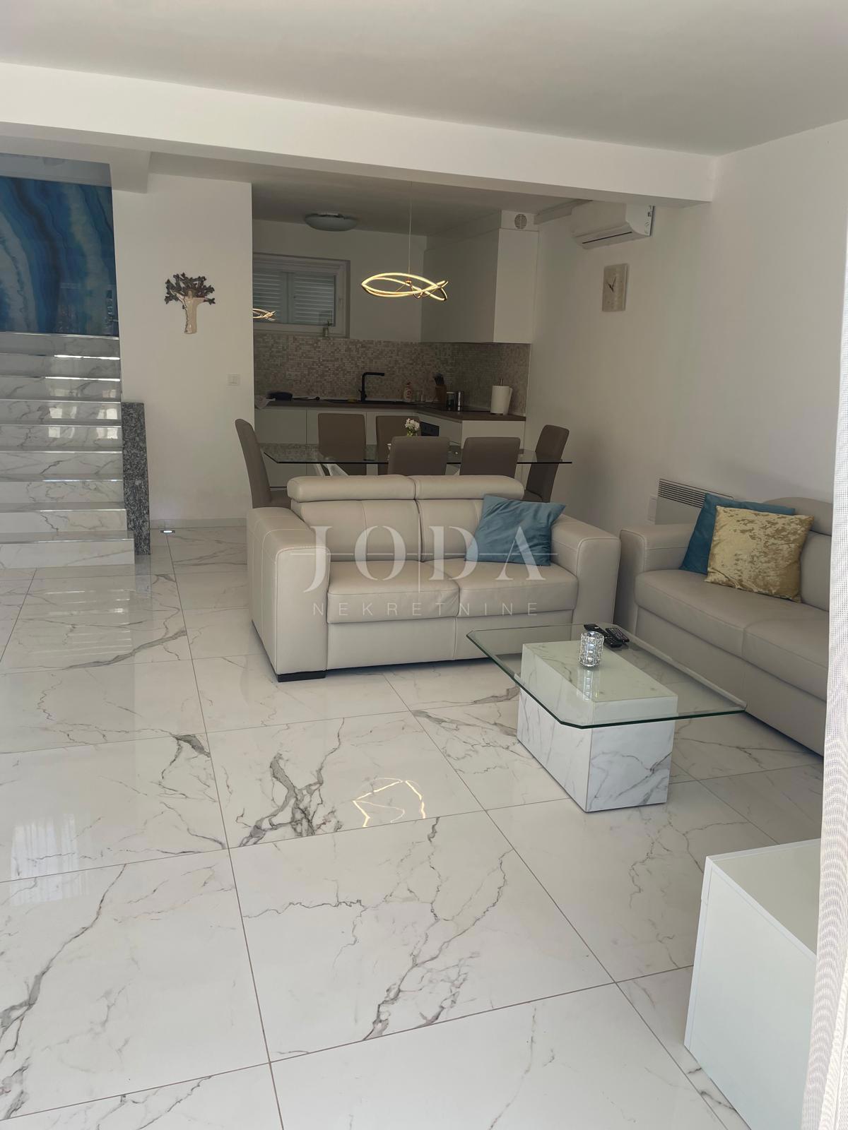 Casa Dramalj, Crikvenica, 204m2