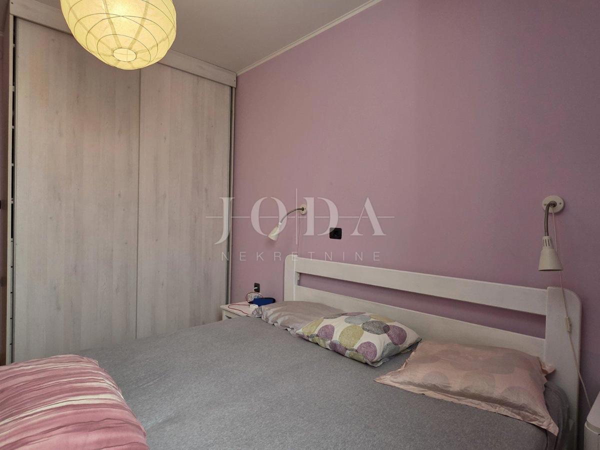 Crikvenica, appartamento con giardino e posto auto