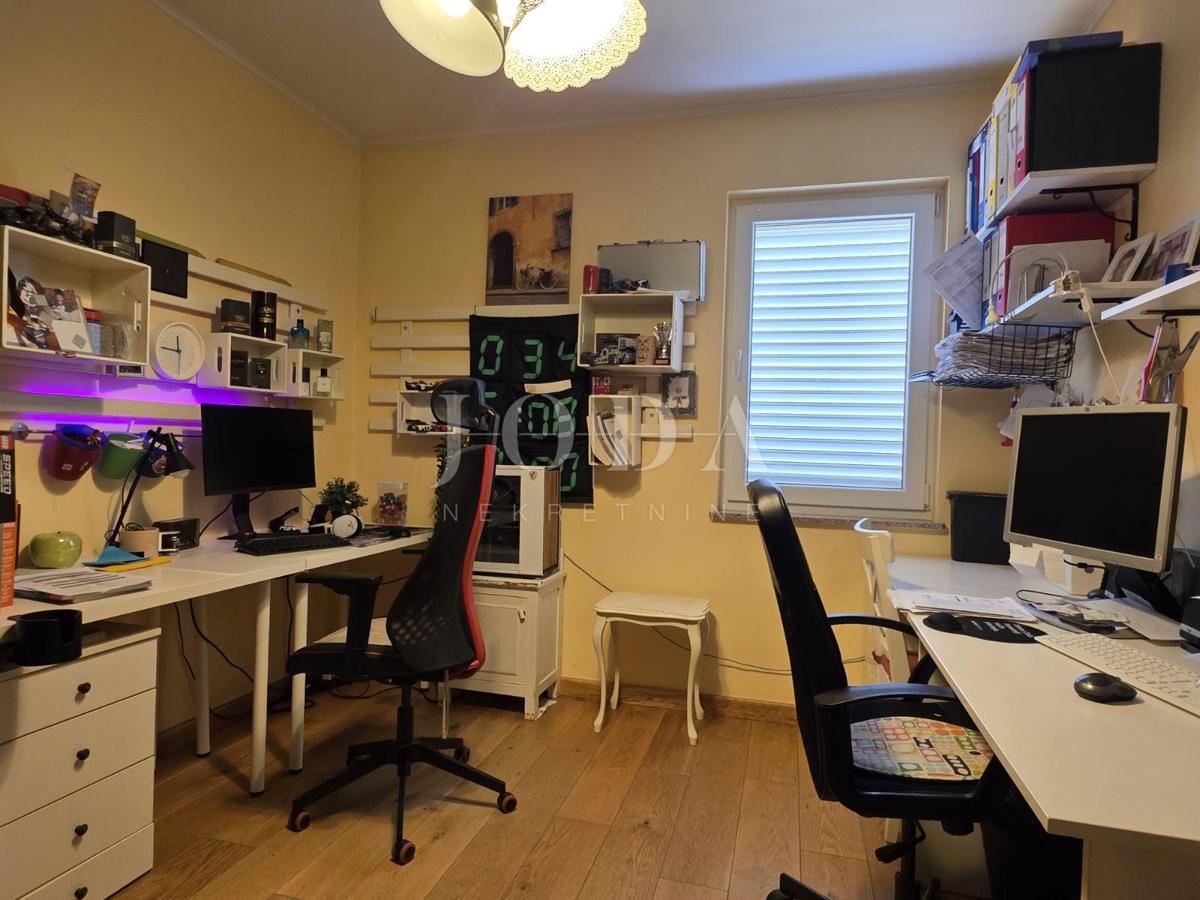 Crikvenica, appartamento con giardino e posto auto