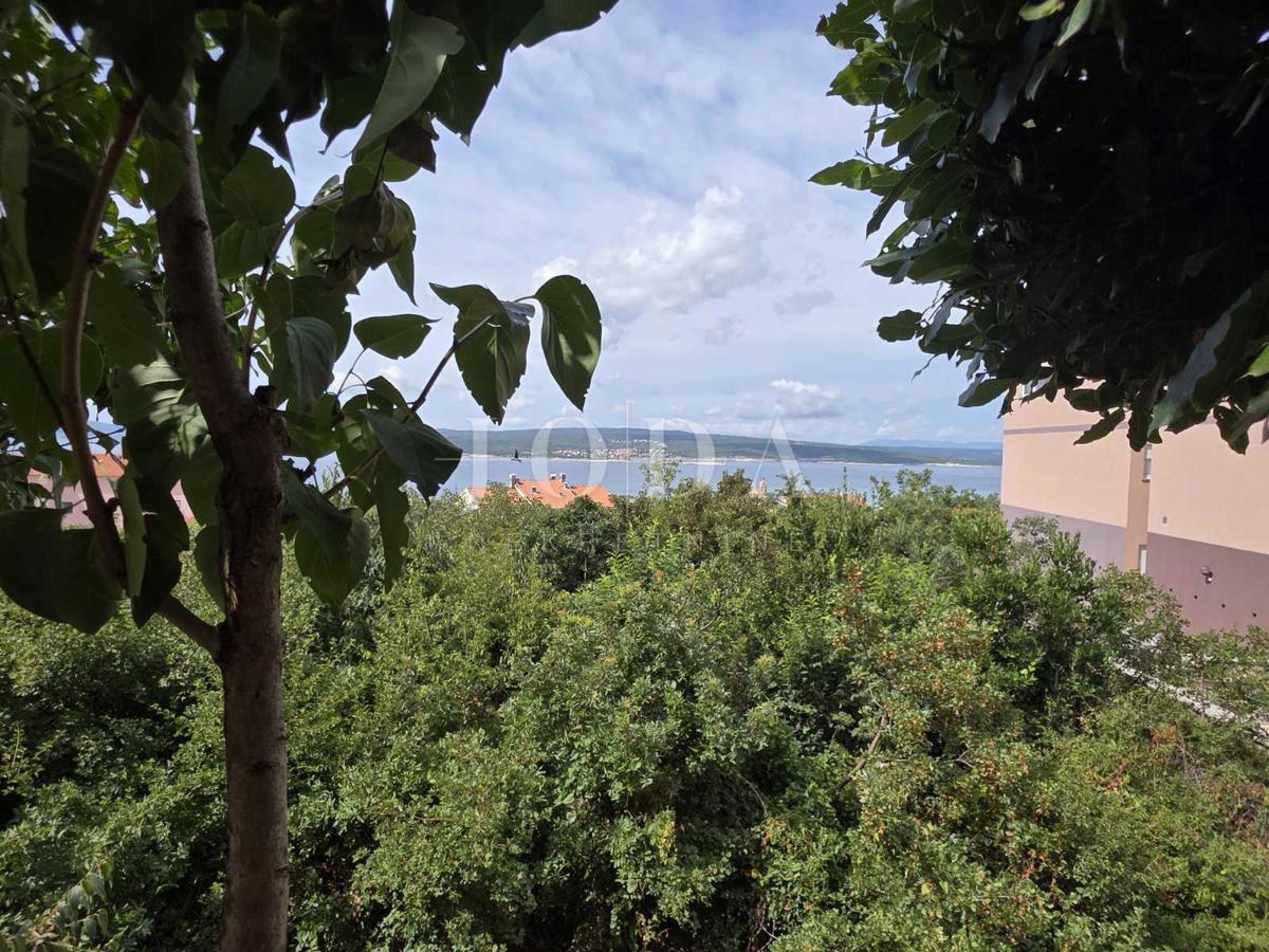 Crikvenica, appartamento con giardino e posto auto