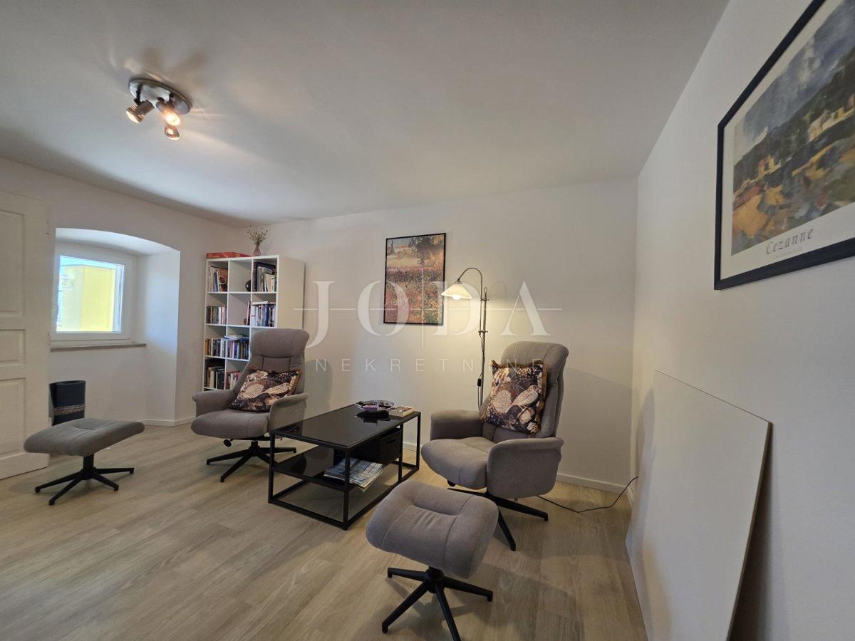 Crikvenica – Casa ristrutturata con vista mare nell’entroterra tranquillo