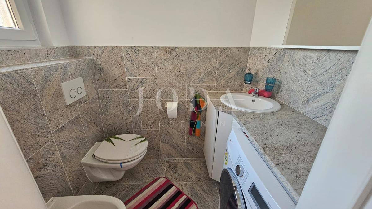 Appartamento JADRANOVO con garage, cucina estiva e taverna