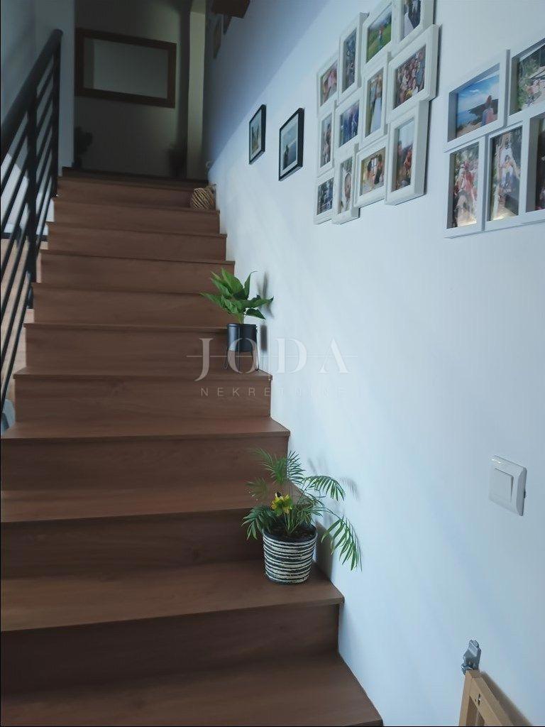 Allogio Arsenal, Pula, 108m2