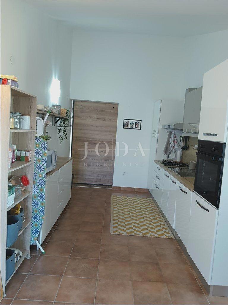 Allogio Arsenal, Pula, 108m2