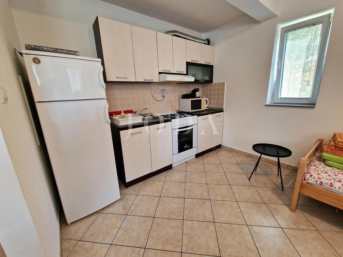 Klimno, appartamento al piano terra