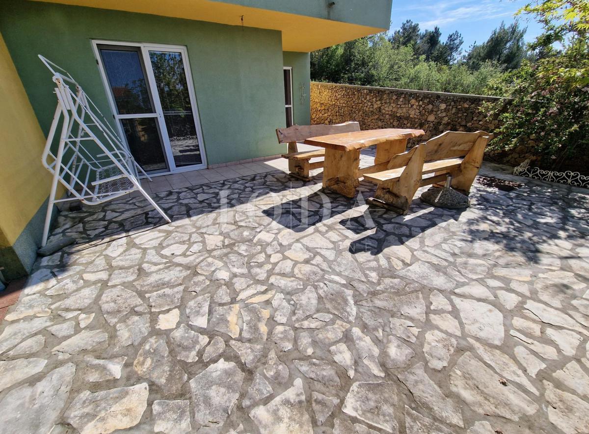 Klimno, appartamento al piano terra