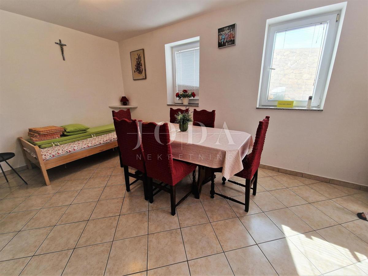 Klimno, appartamento al piano terra