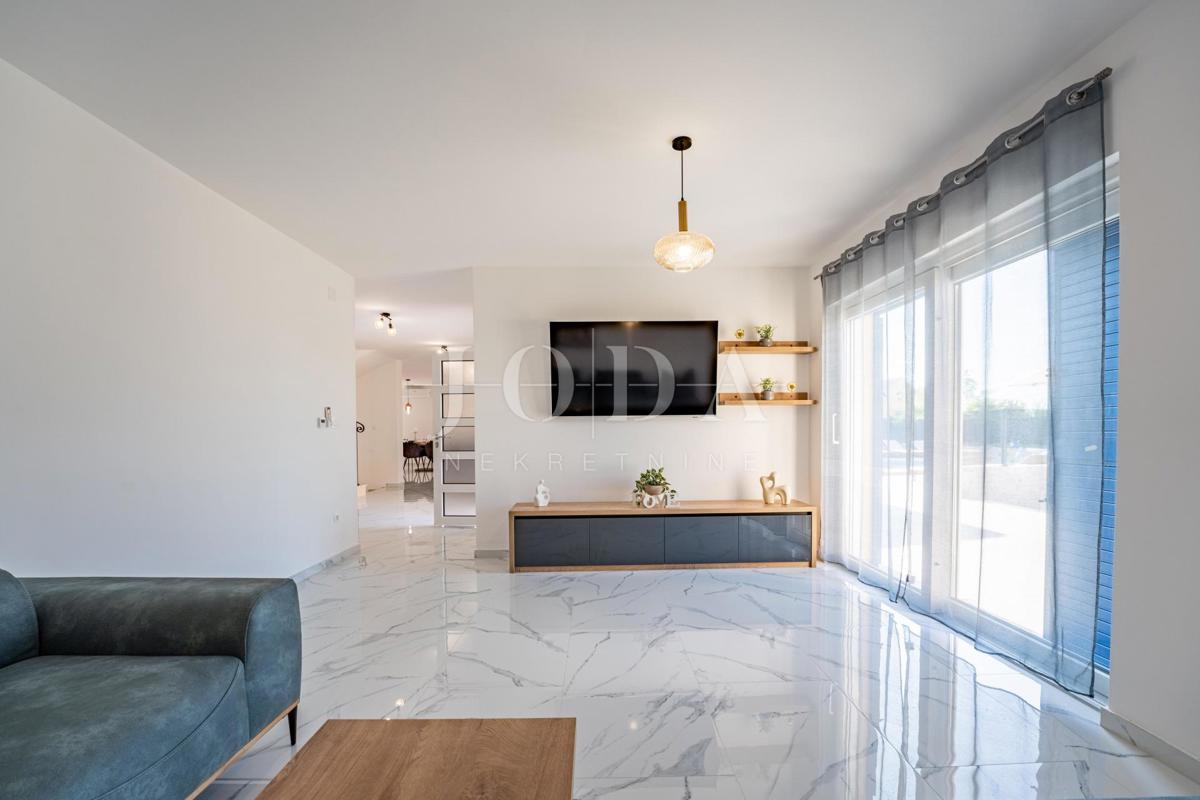 Krk, Dobrinj, Mediterranean style house with heated pool