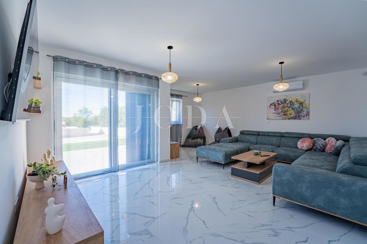 Krk, Dobrinj, Mediterranean style house with heated pool
