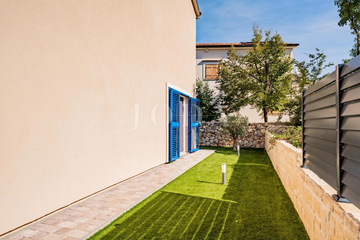 Krk, Dobrinj, Mediterranean style house with heated pool