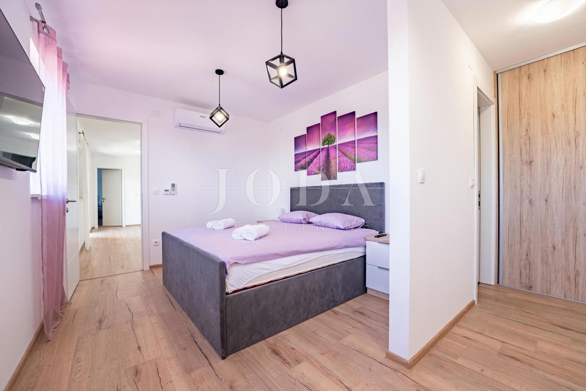 Krk, Dobrinj, Mediterranean style house with heated pool