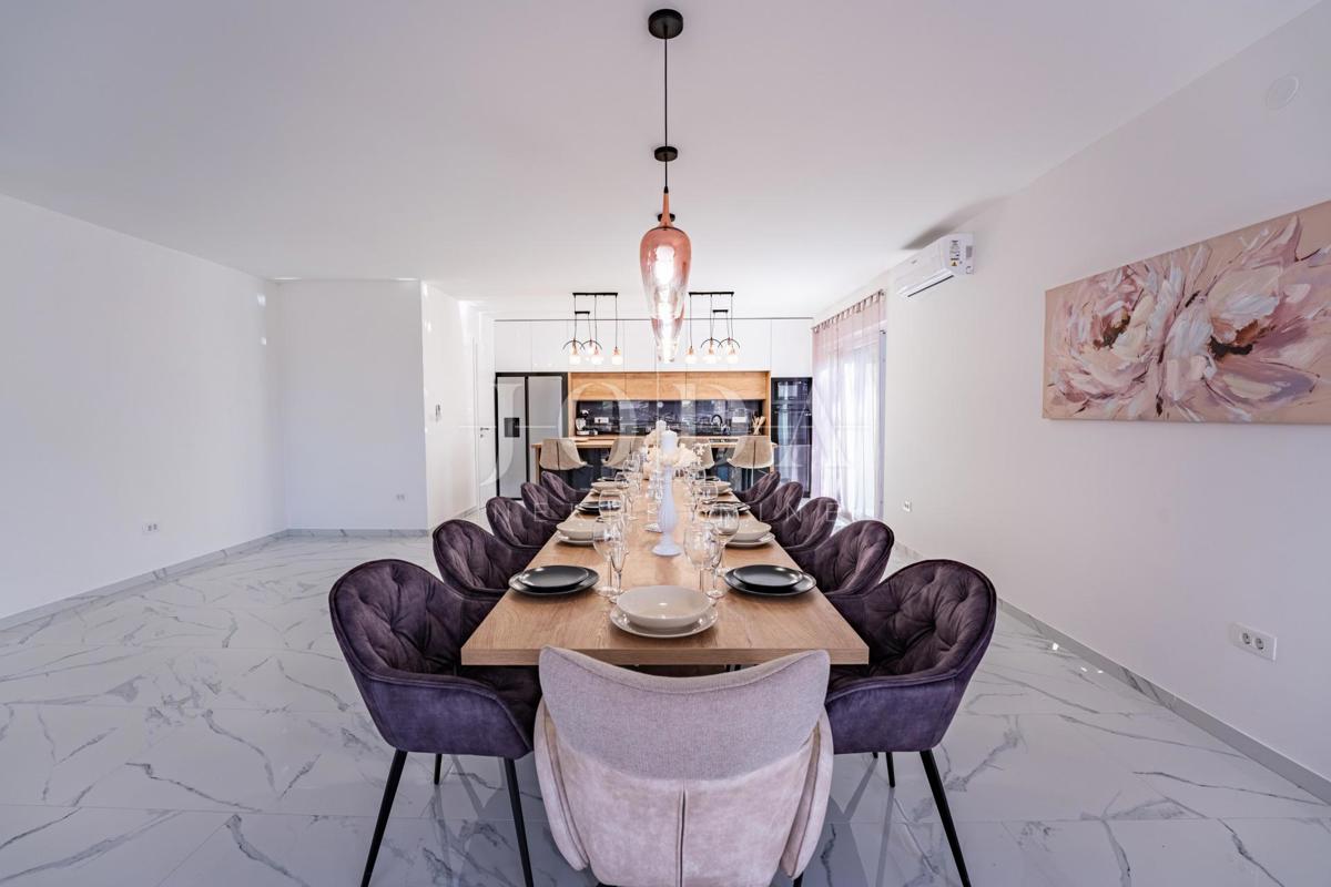 Krk, Dobrinj, Mediterranean style house with heated pool