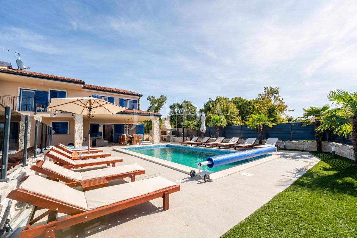 Krk, Dobrinj, Mediterranean style house with heated pool