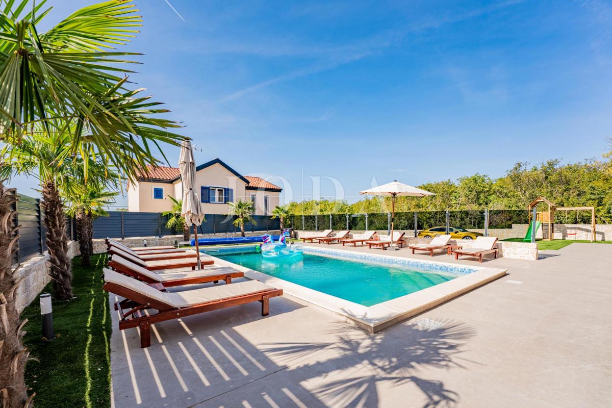 Krk, Dobrinj, Mediterranean style house with heated pool