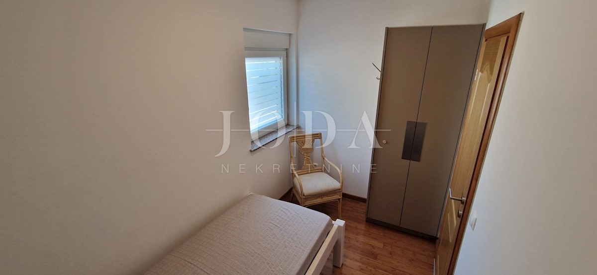 Splendido appartamento con 3 camere da letto con vista mare, parcheggio e balcone - In vendita!