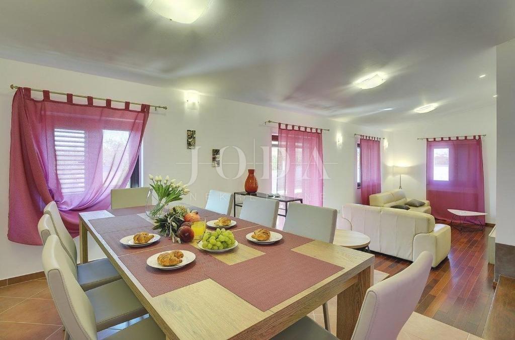 Casa Monte Magno, Pula, 360m2