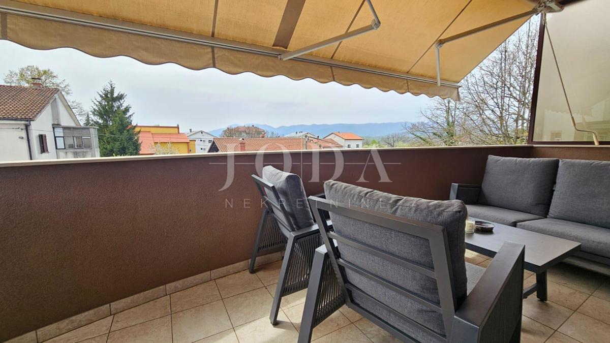 Appartamento a due piani a Viškovo vicino al centro
