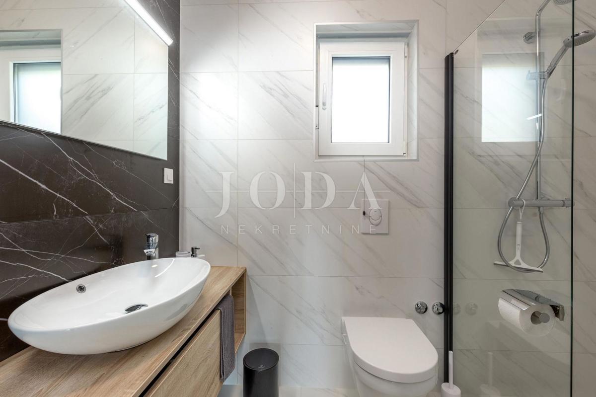 Klenovica appartamento 1a fila al mare