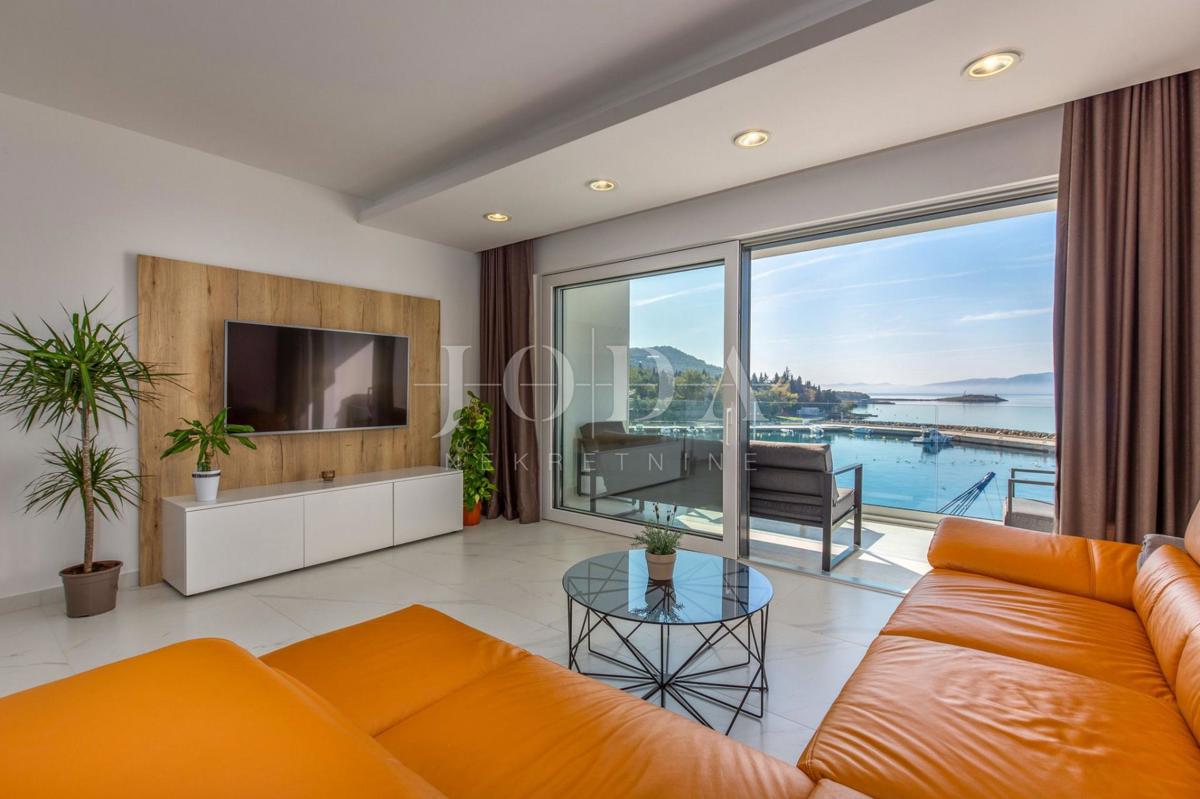 Klenovica appartamento 1a fila al mare