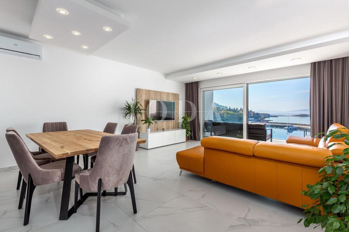 Klenovica appartamento 1a fila al mare