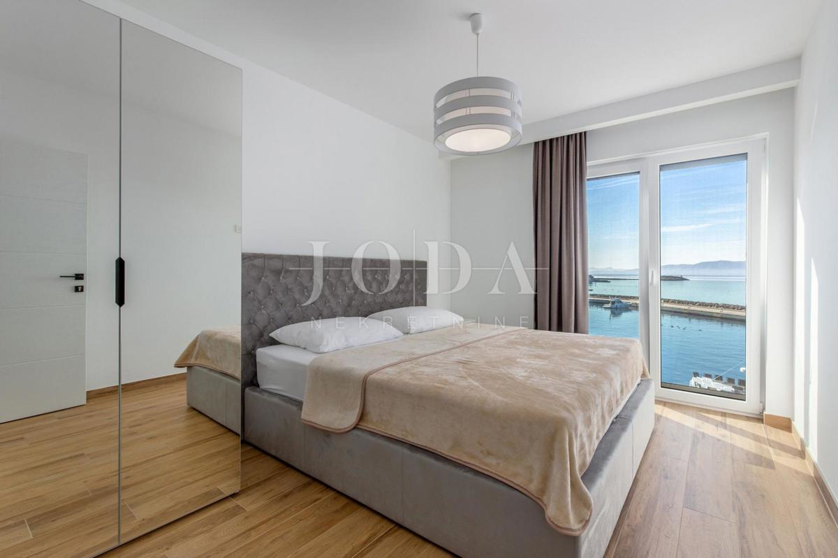 Klenovica appartamento 1a fila al mare