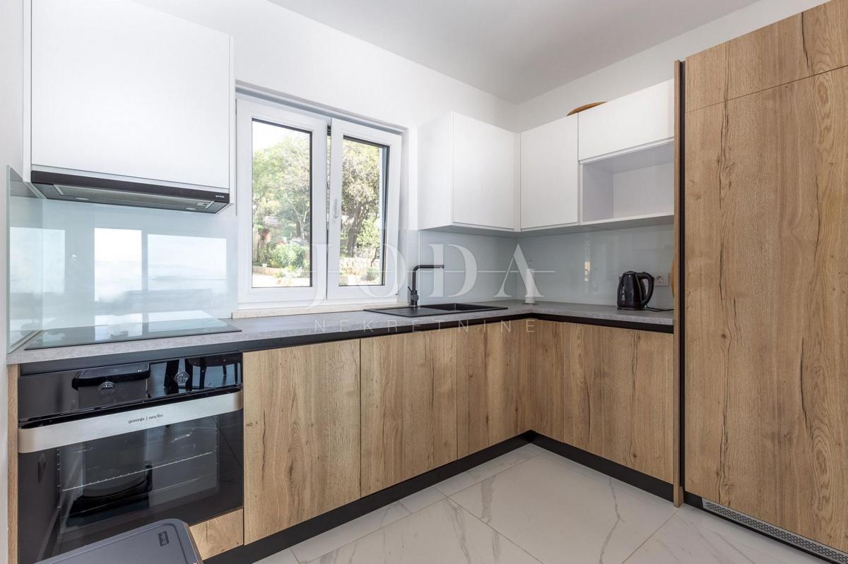 Klenovica appartamento 1a fila al mare