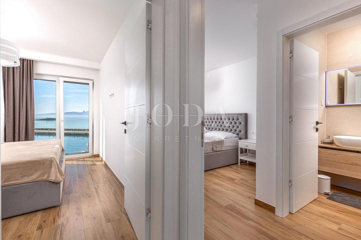 Klenovica appartamento 1a fila al mare