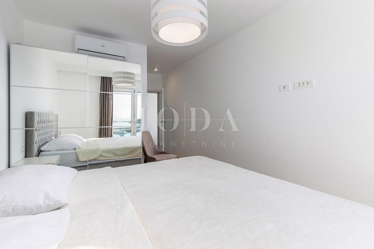 Klenovica appartamento 1a fila al mare