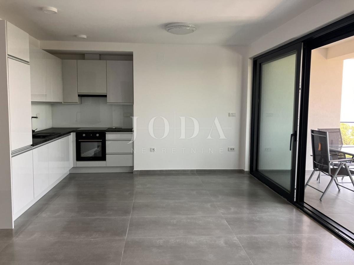 Klenovica, appartamento in prima fila sul mare