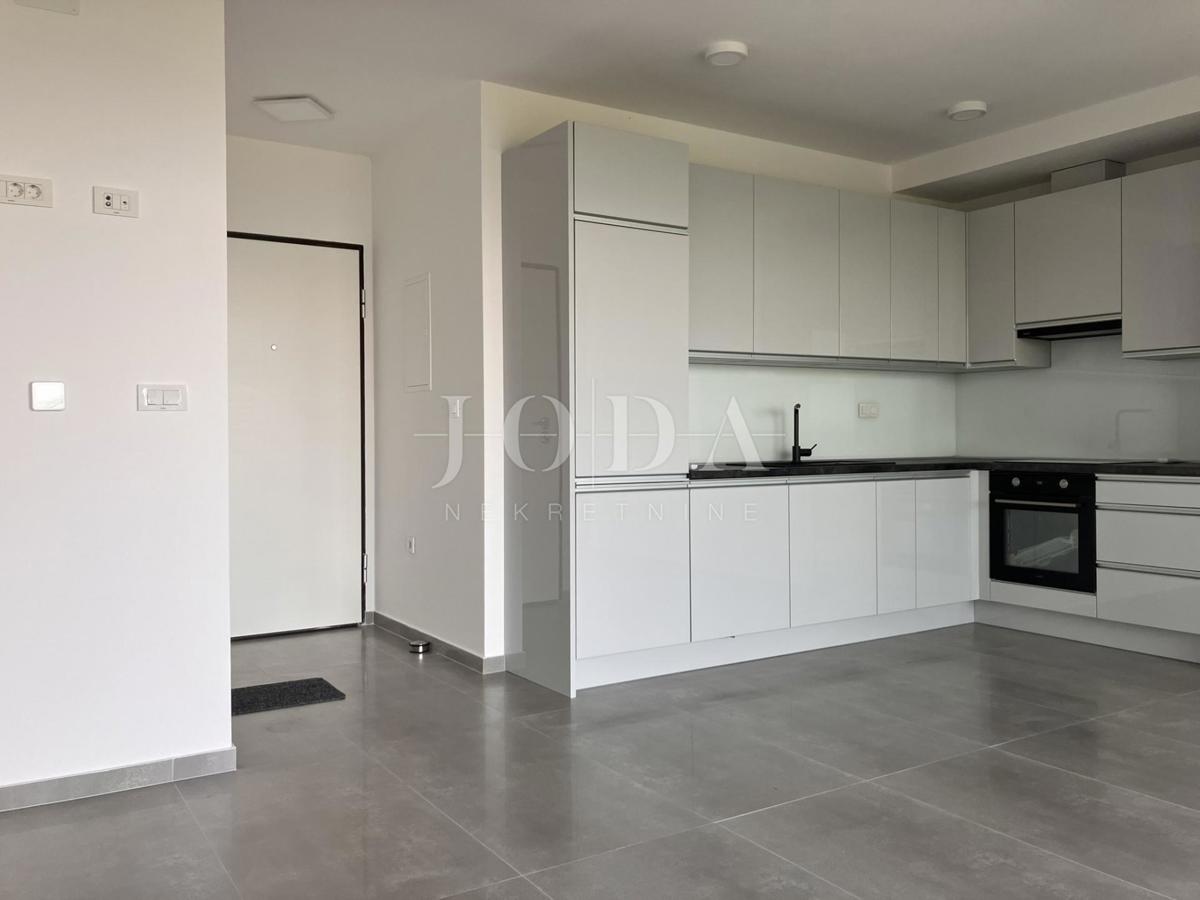 Klenovica, appartamento in prima fila sul mare