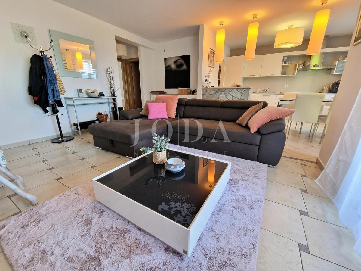 Appartamento al piano terra con vista mare