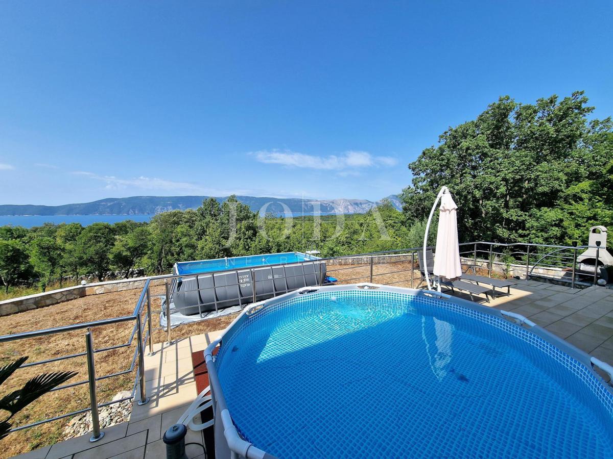 Appartamento al piano terra con vista mare