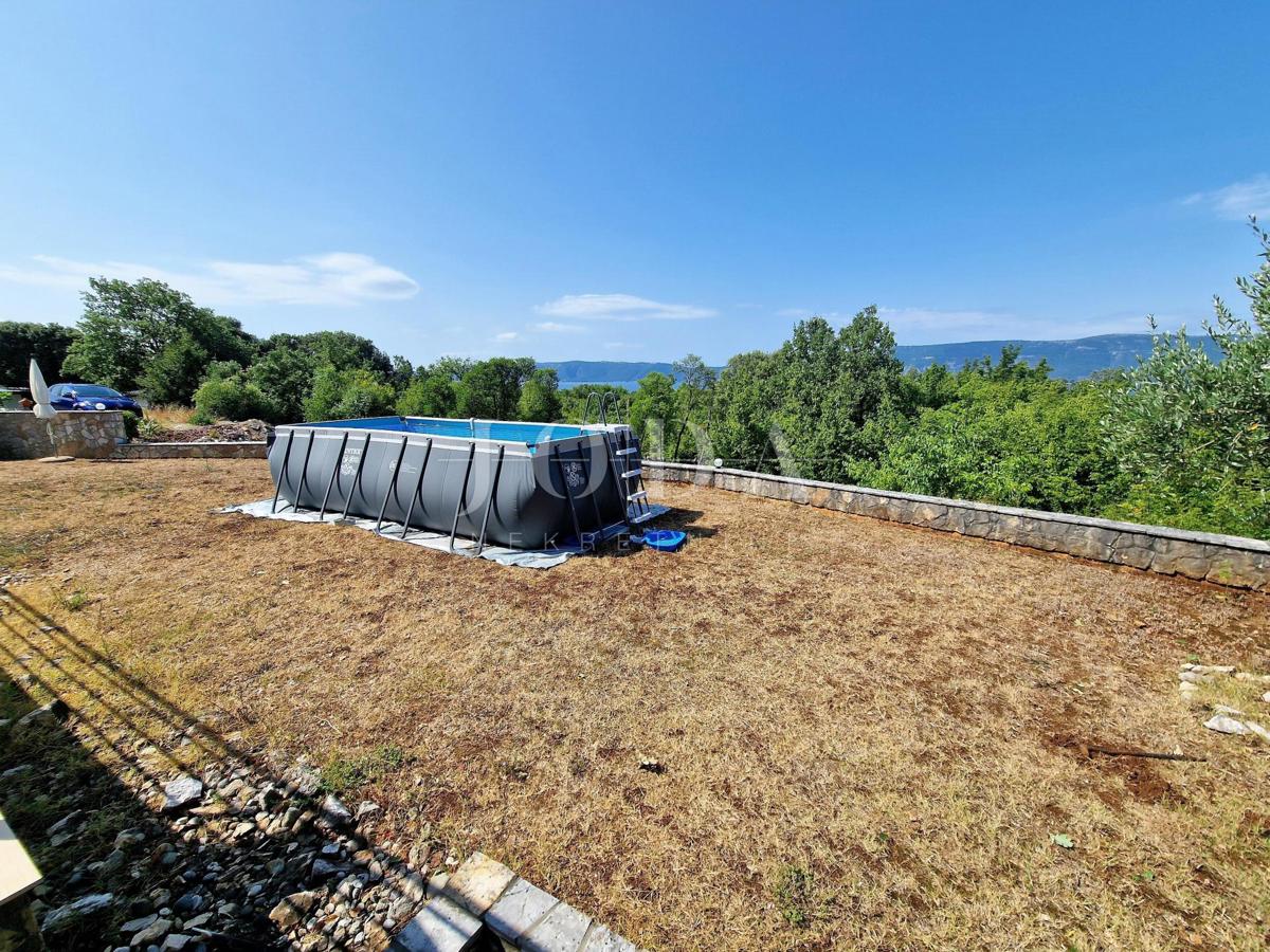 Appartamento al piano terra con vista mare
