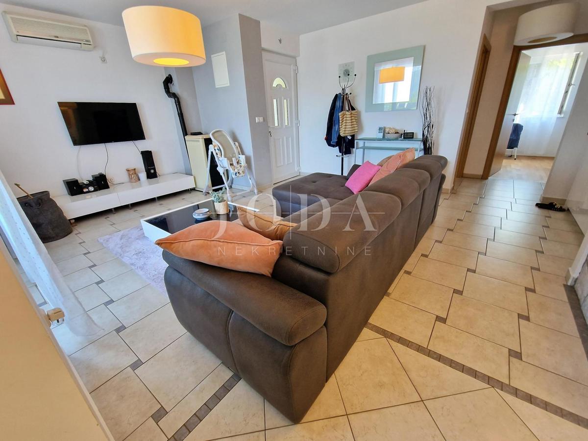 Appartamento al piano terra con vista mare