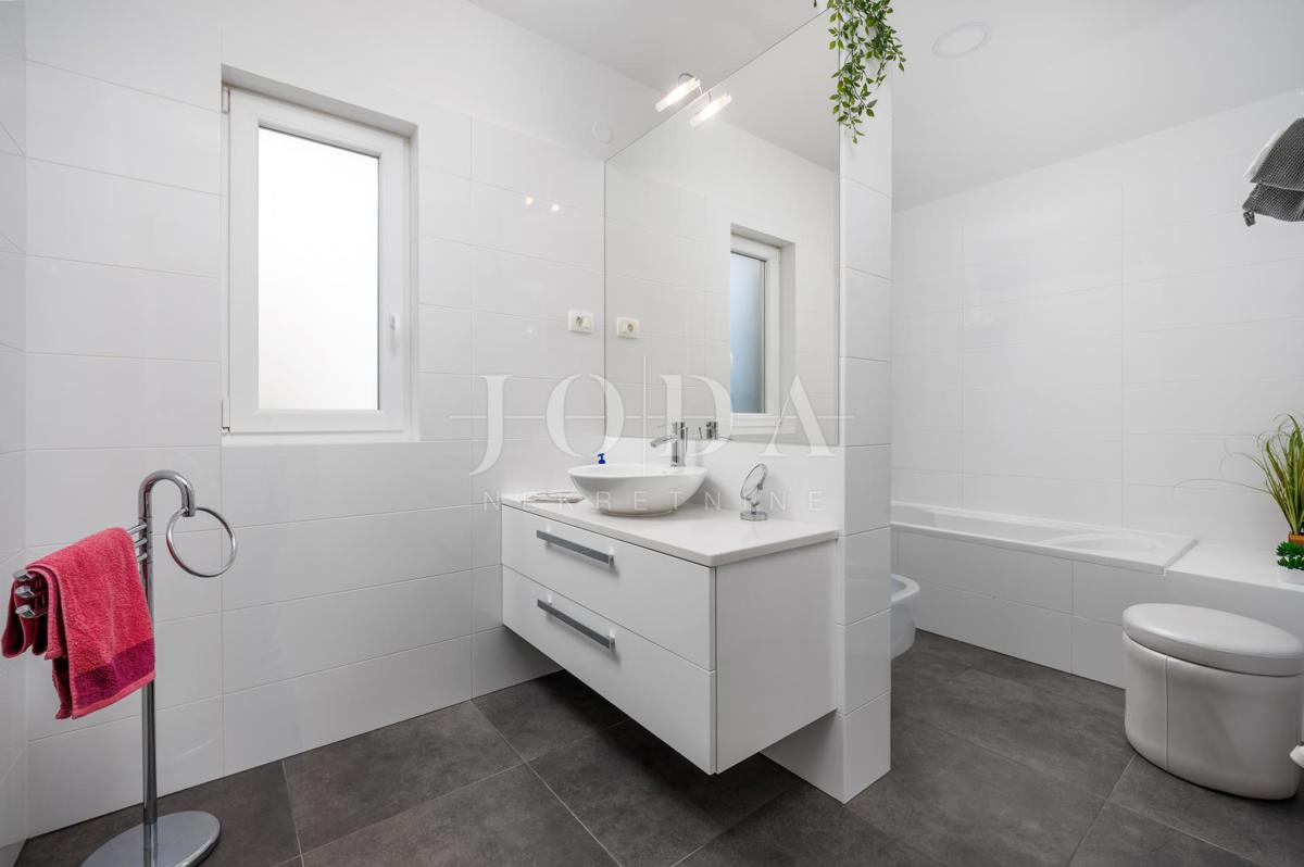 Casa Prizna vicino al mare