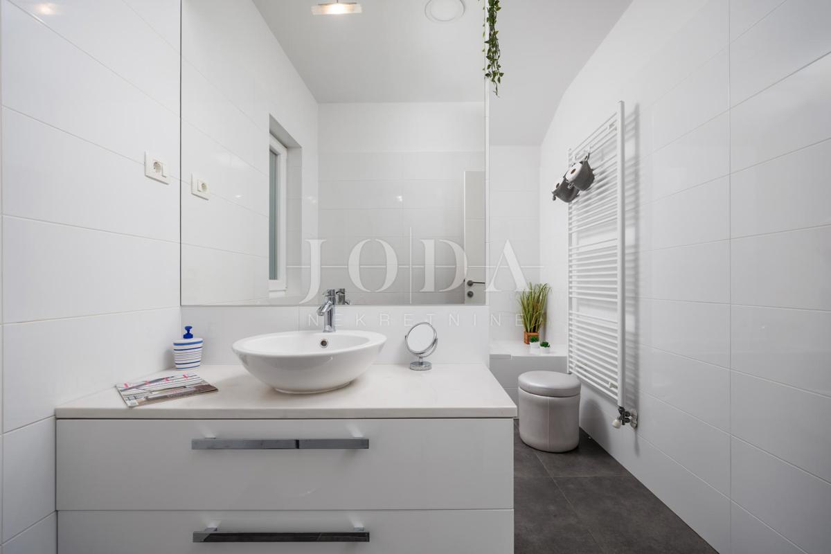 Casa Prizna vicino al mare