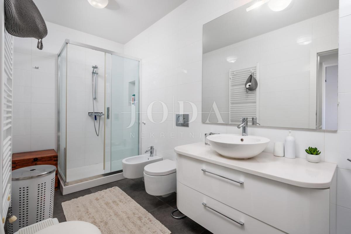 Casa Prizna vicino al mare