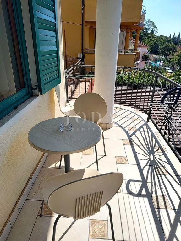 RIKVENICA – Pensione con ristorante, a 30 metri dal mare