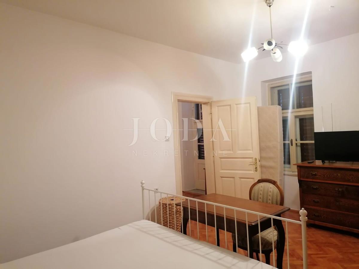 Bribir – Casa più vecchia con grande giardino, garage e spazi aggiuntivi