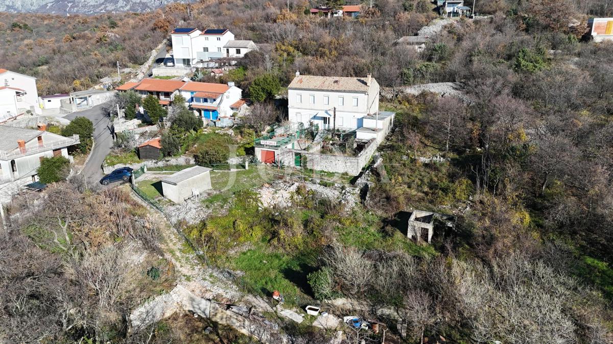 Casa in pietra con ampio terreno e vista mare – Crikvenica
