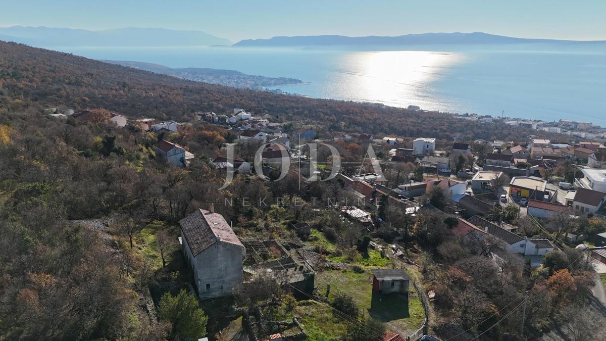 Casa in pietra con ampio terreno e vista mare – Crikvenica