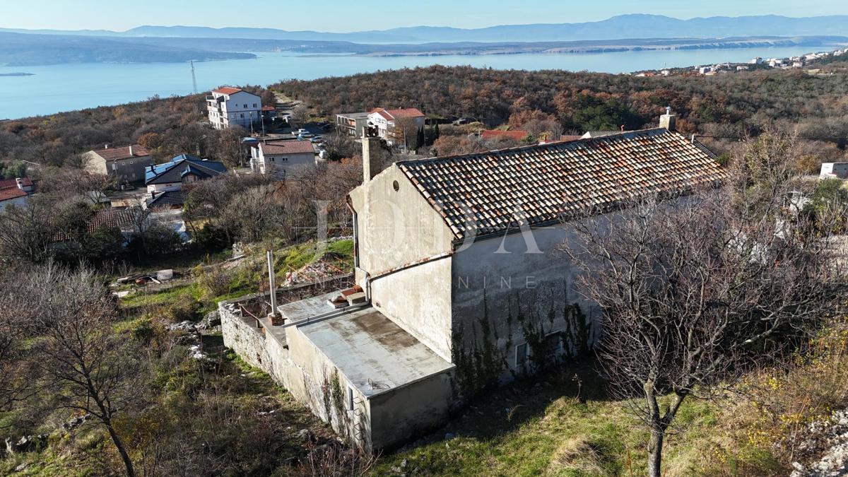 Casa in pietra con ampio terreno e vista mare – Crikvenica