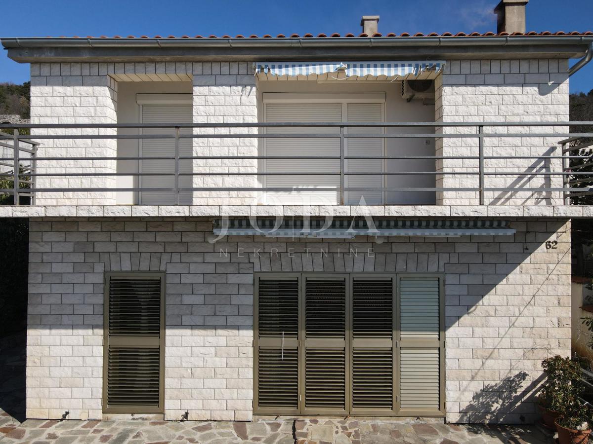 Casa con 2 appartamenti e vista panoramica