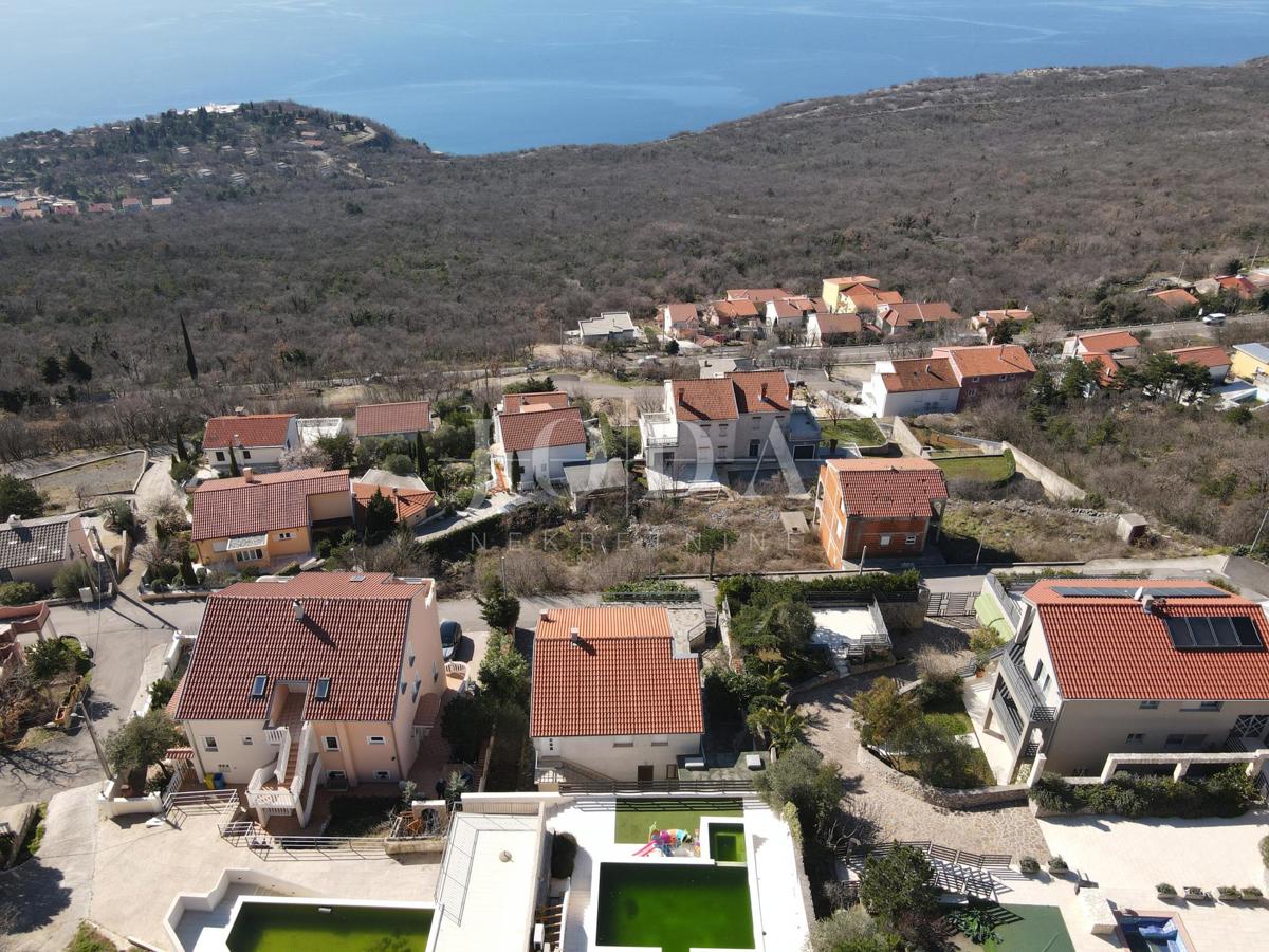 Casa con 2 appartamenti e vista panoramica