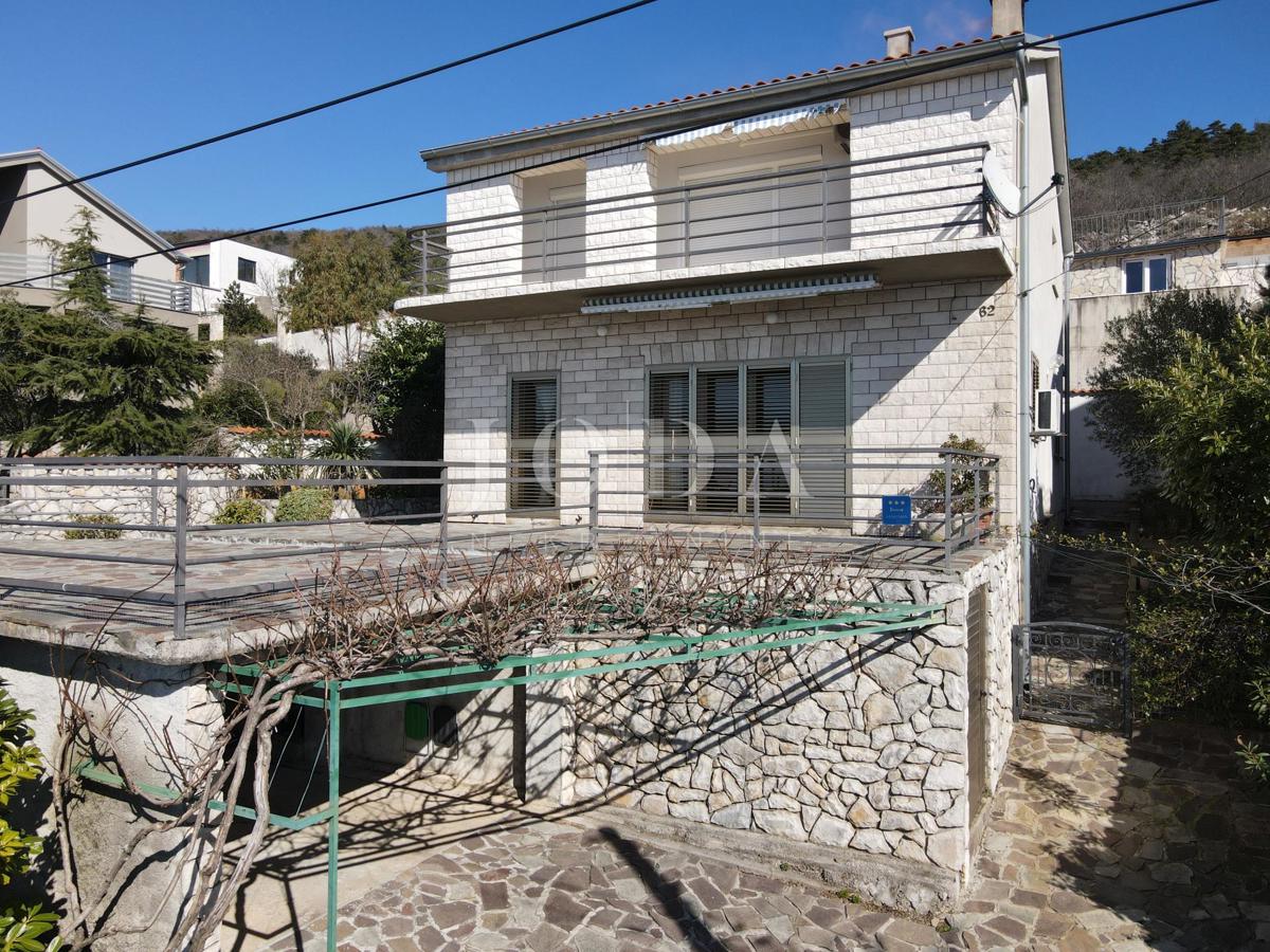 Casa con 2 appartamenti e vista panoramica