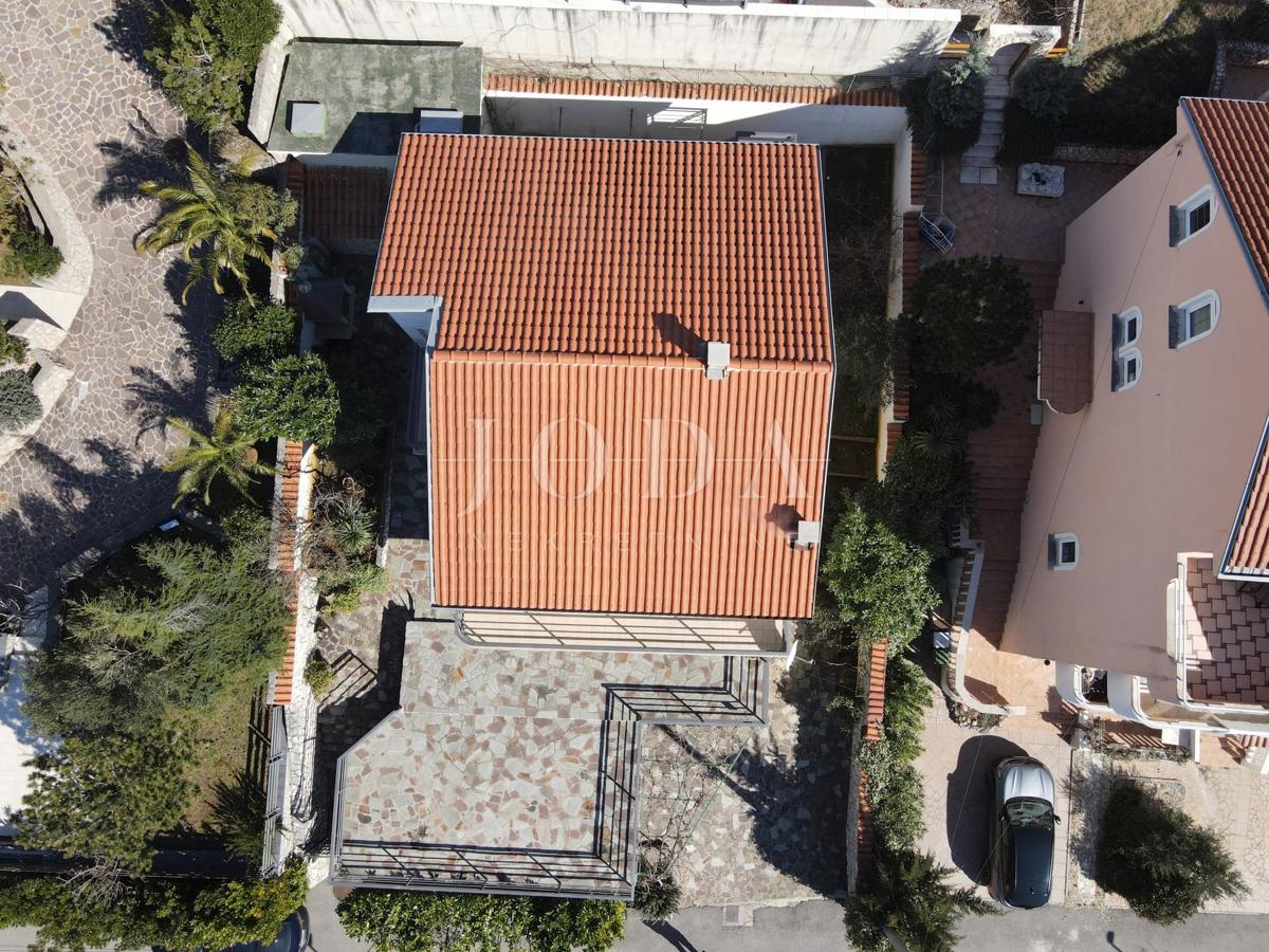 Casa con 2 appartamenti e vista panoramica