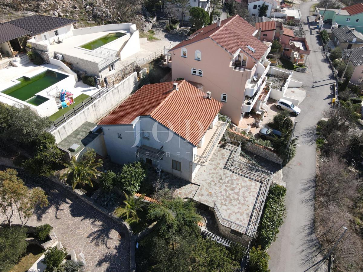 Casa con 2 appartamenti e vista panoramica